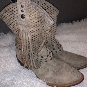 cowgirl style boots